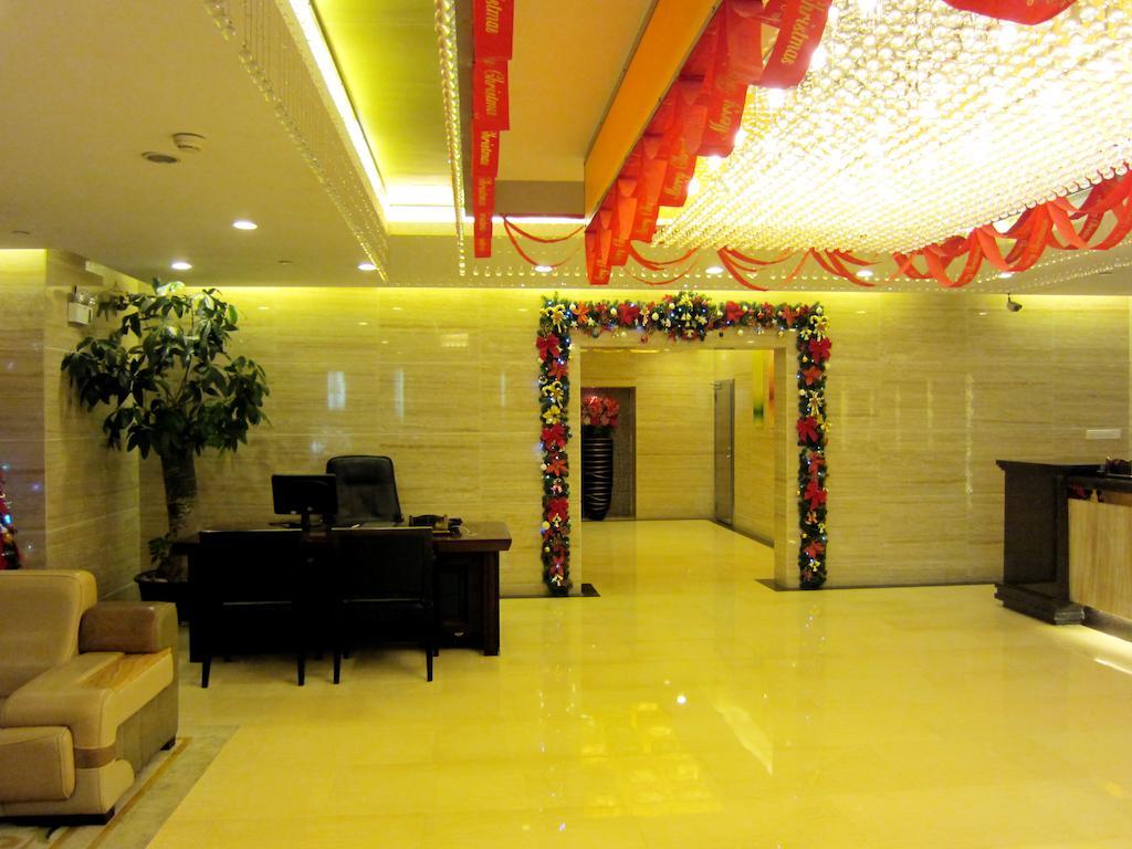Shenzhen Luohu Railway Station Hotel - Commercial Building Exteriér fotografie